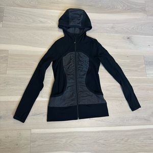 Lululemon - Gray/ Black Zipup Hoodie - Size 6
